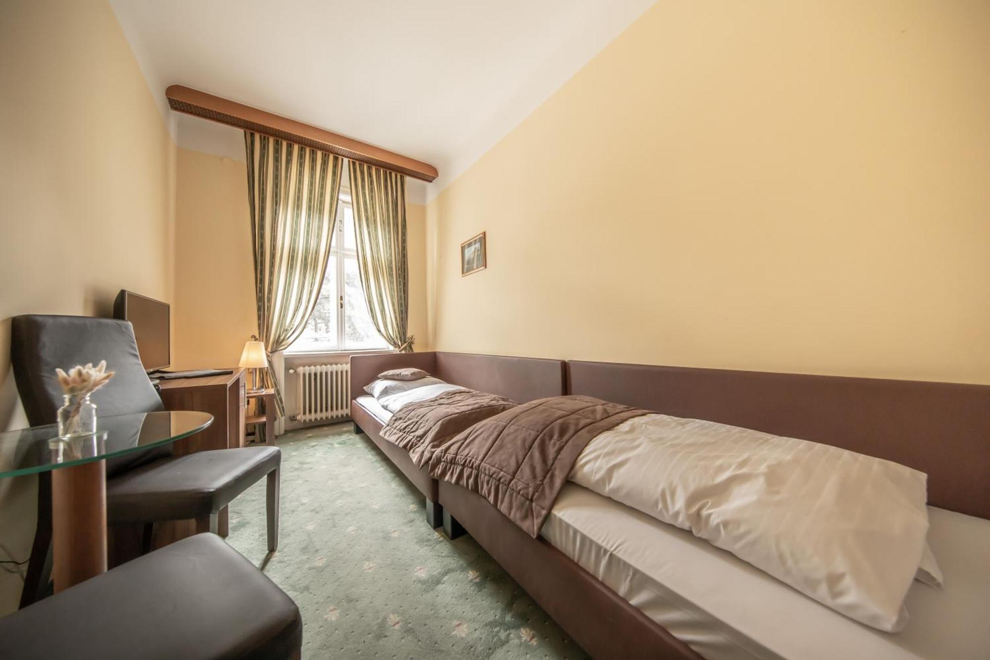 Hotel Bergwirt Schoenbrunn 비엔나 외부 사진